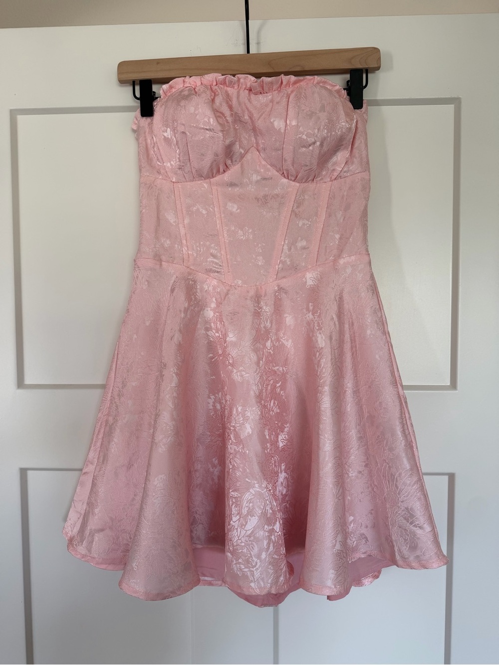 Selfie Leslie Light Pink Floral Strapless Bustier Dress